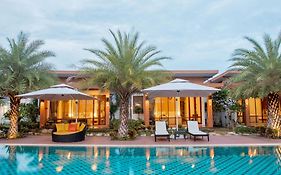 Kan & Kan Luxury Pool Villa Hua Hin With All Bathtub
